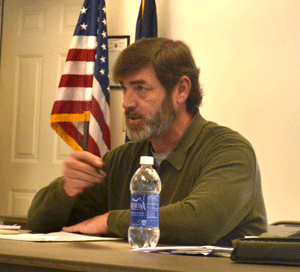 Picture of Paul Kelley taken at the 15 October 2013 Lake Shore Owner meeting. Lincoln County News photo